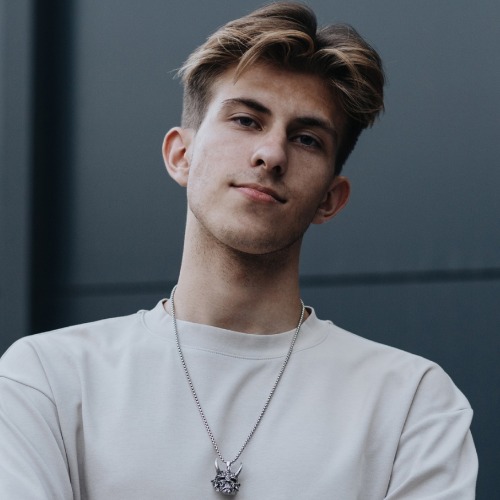 Figma profile picture for @hewlett